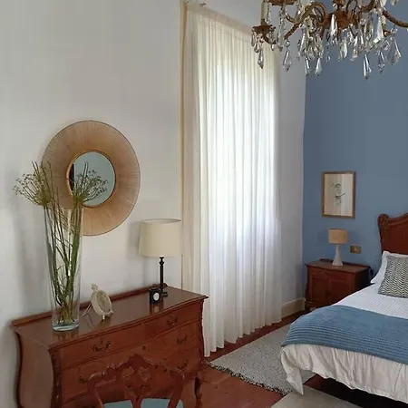 Casa Emblematica En Entorno De Cuento * La Caridad