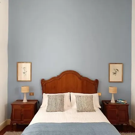 Casa Emblematica En Entorno De Cuento