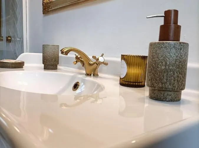 Casa Emblematica En Entorno De Cuento * La Caridad