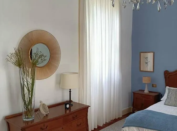 Casa Emblematica En Entorno De Cuento * La Caridad