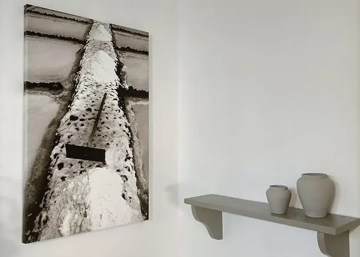 Casa Emblematica En Entorno De Cuento *