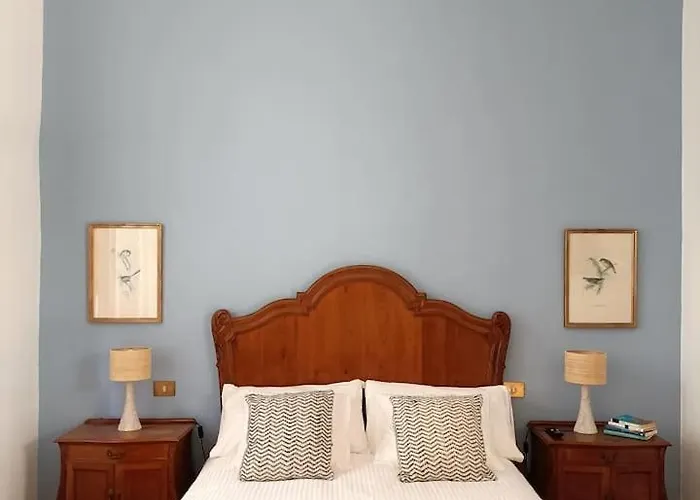 Casa Emblematica En Entorno De Cuento