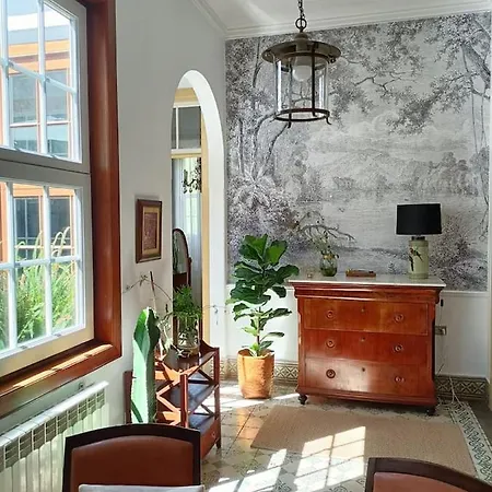 Casa Emblematica En Entorno De Cuento * La Caridad