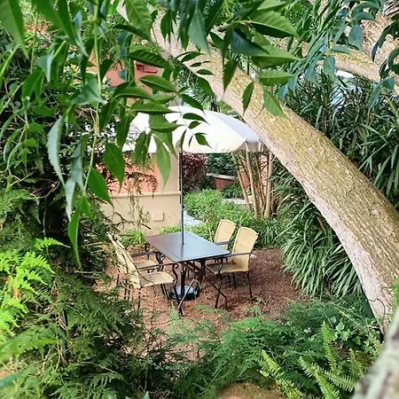 Casa Emblematica En Entorno De Cuento Villa