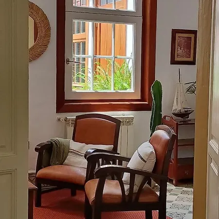 Casa Emblematica En Entorno De Cuento